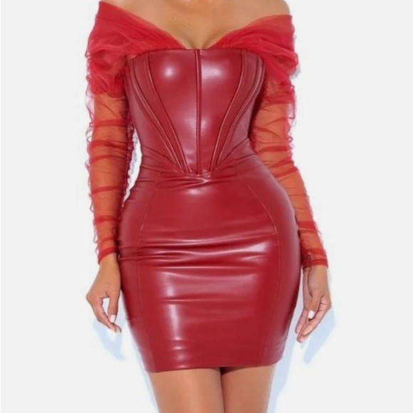 Size small Miss Circle Dress - Picture 2 of 2